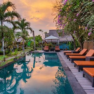 Ts Hut Lembongan